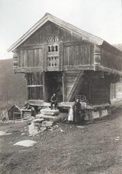 Stabbur, Søre Århus, Hjartdal, Telemark. Fotografert 1909. K