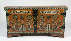 Kiste malt av Annanias Tveit.