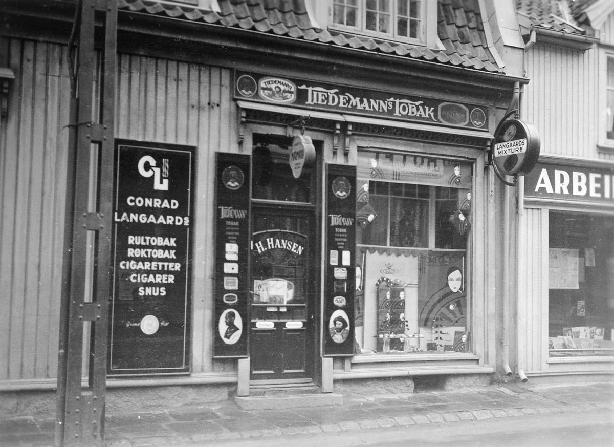 Tobakksforretningen H. Hansen i Fredrikstad, 1934.