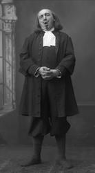 Portrett, skuespiller. Stormoen som Klokker Jørgensen i Wurm