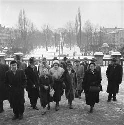 Demonstrasjon mot atomvåpen. Eidsvolls Plass, Oslo desember 