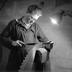 Holmen Brug i Hokksund, Øvre Eiker, Buskerud, 02.10.1958. Ma