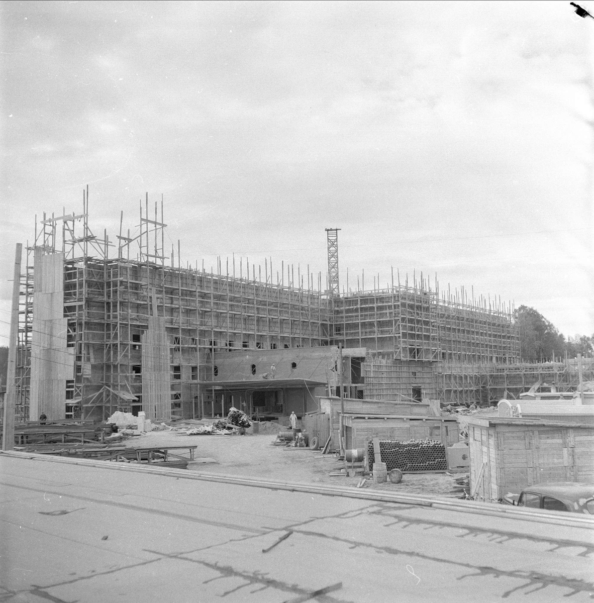 Lørenskog, Akershus, 03.06.1957. Akershus fylkessykehus under bygging.