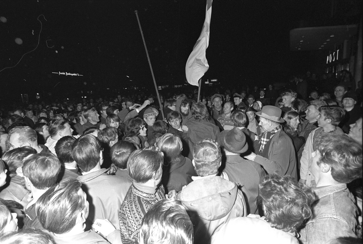 Arendal, 10.04.1970, demonstrasjoner, premiere på filmen "Green Berets" i Arendal.