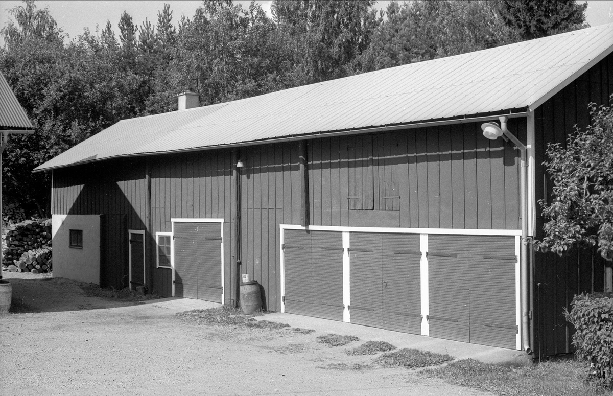 Ladugård, stall och svinhus, Broby 1:6, Broby, Börje socken, Uppland 1983