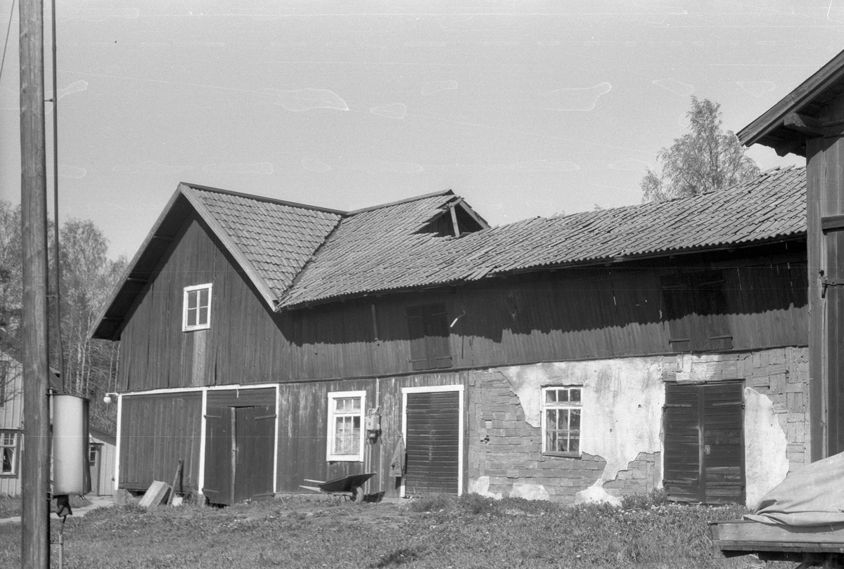 Magasin, matbod, snickarbod och ladugård, Lyckebo (före detta Ekebygård), Fullerö 23:6, Ärentuna socken, Uppland 1977