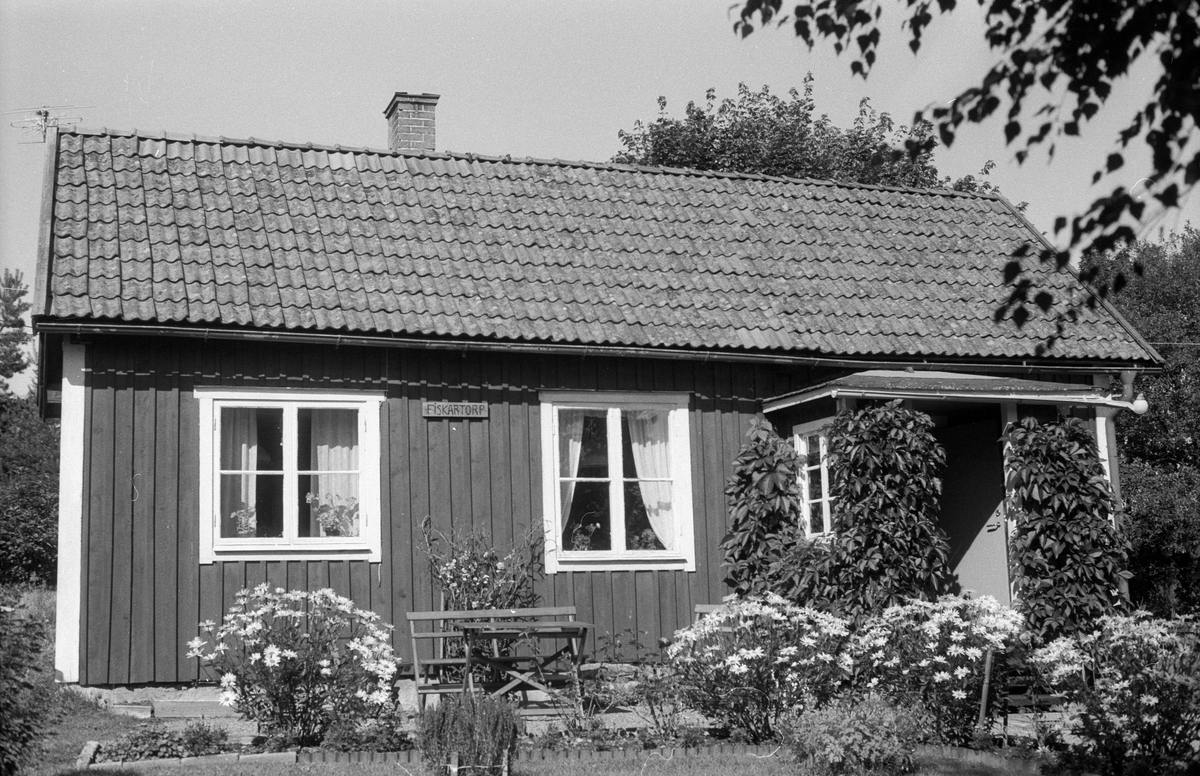 Bostadshus, Fiskartorp, Knutby socken, Uppland 1987