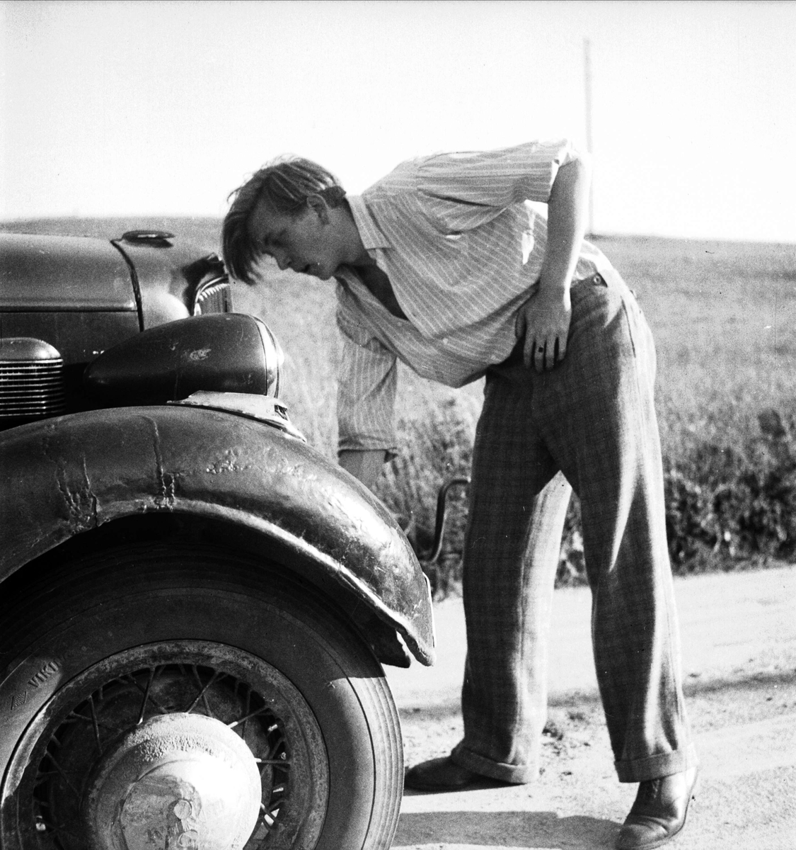 Man startar bil, Norge 1947
