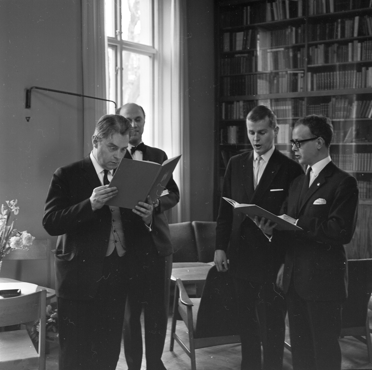 Ejnar Haglund hyllas, Uppsala april 1965
