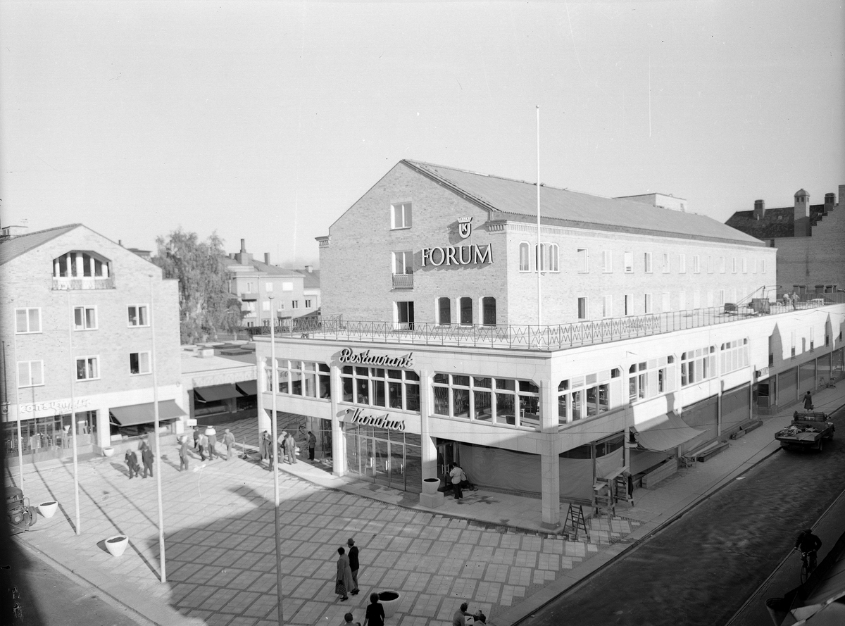 Varuhuset Forum, kvarteret Pantern, stadsdelen Dragarbrunn, Uppsala 1953