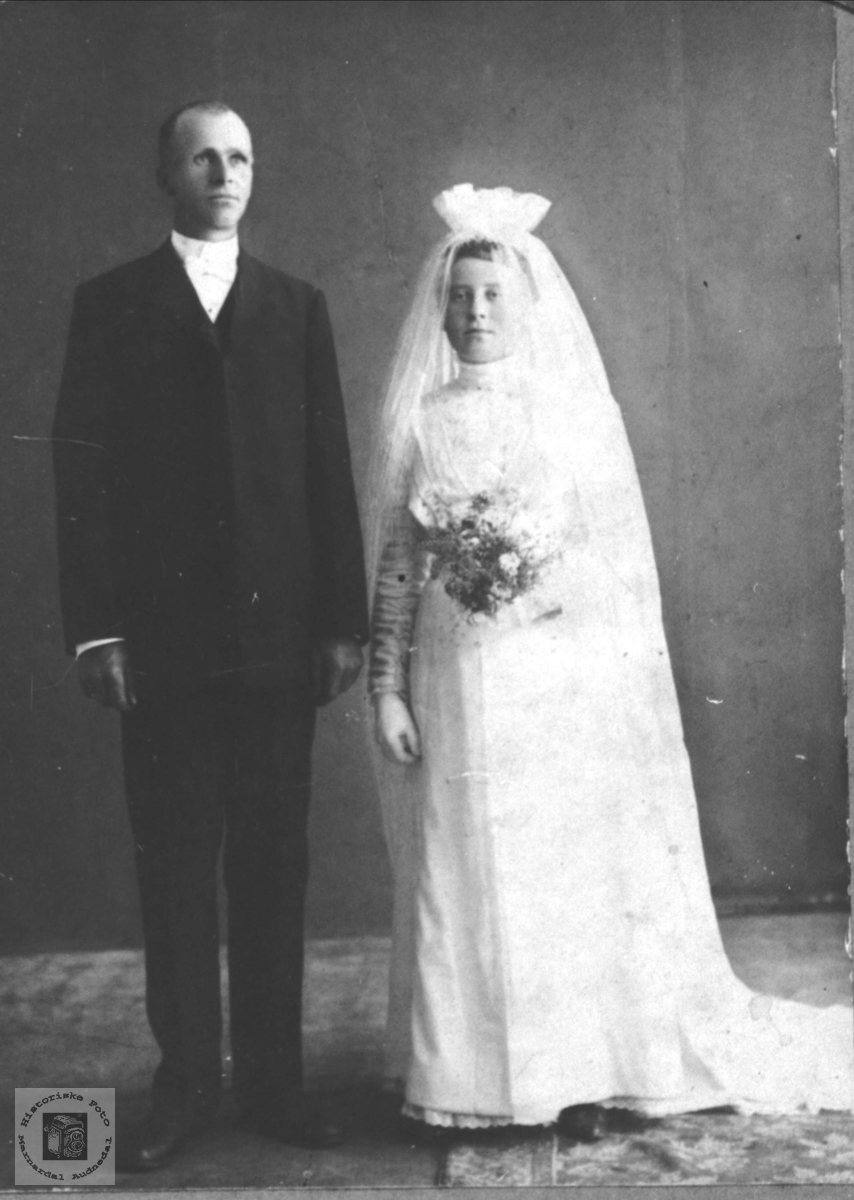 Brudebilde av Syvert og Sigrid Skjævesland, Øyslebø.