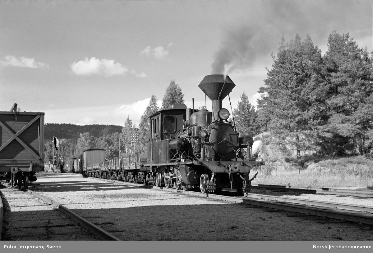 Damplokomotiv nr. 5 på Moisund stoppested