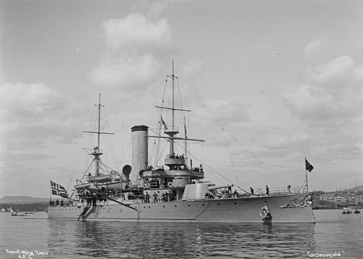 Panserskip Tordenskjold (b. 1897, Armstrong, Newcastle)