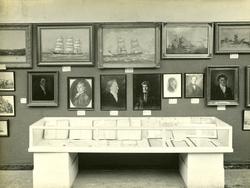 Fra den historiske sjøfartsavdeling. - Jubileumsutstillingen