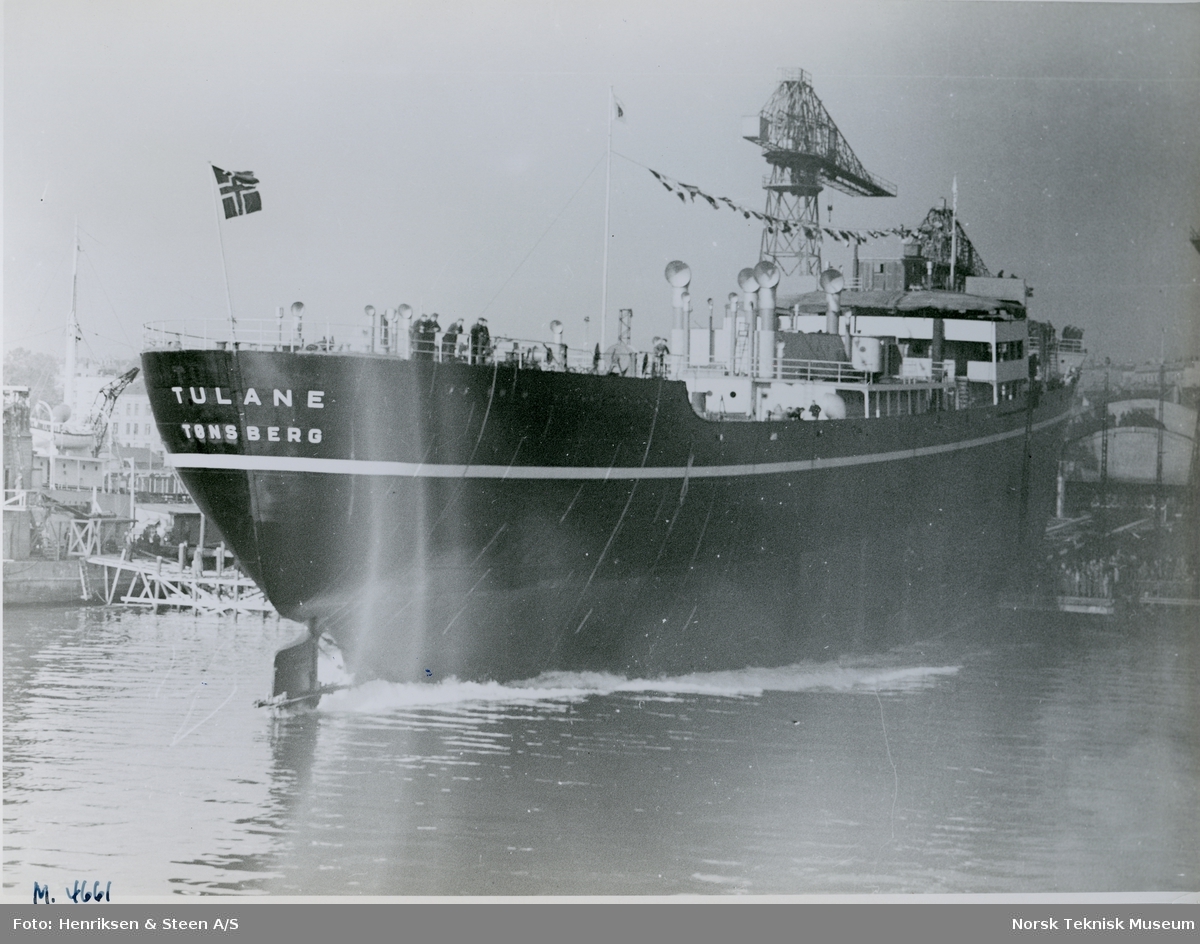 Stabelavløpning, passasjer- og lastebåten M/S Tulane, B/N 478 på Akers Mek. Verksted 18. november 1939. Skipet ble levert av Akers Mek. Verksted i 1939 til W. Wilhelmsen, Oslo og Ørsnes (Tønsberg).