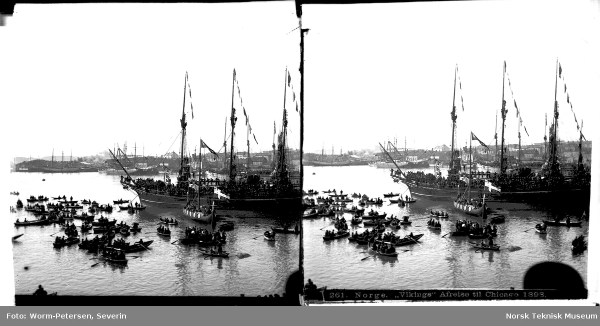 Gokstadskipkopien "Viking" ved avreisen til Chicago, sett forfra og i følge med en stor skute og mange små robåter