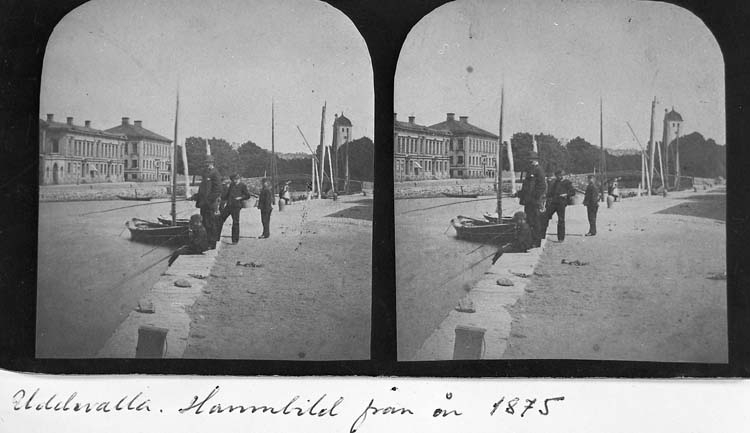 Text på kortet: "Uddevalla. Hamnbild från år 1875".

