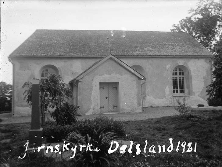 Enligt text på fotot: "Järns kyrka. Dalsland 1921".