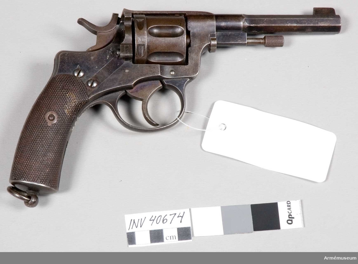 Grupp E III.
Samma revolver antogs i Norge s.s. m/1893.