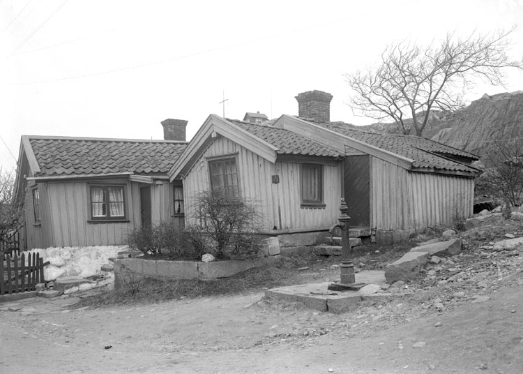April 1924. Gamla stugor, norra staden, Lysekil.