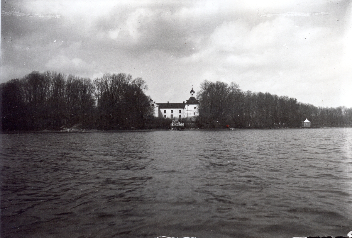 Slott vid sjö