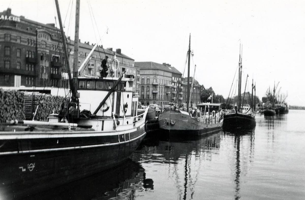 Halmstad, hamnen. Neg nr E 1909.
