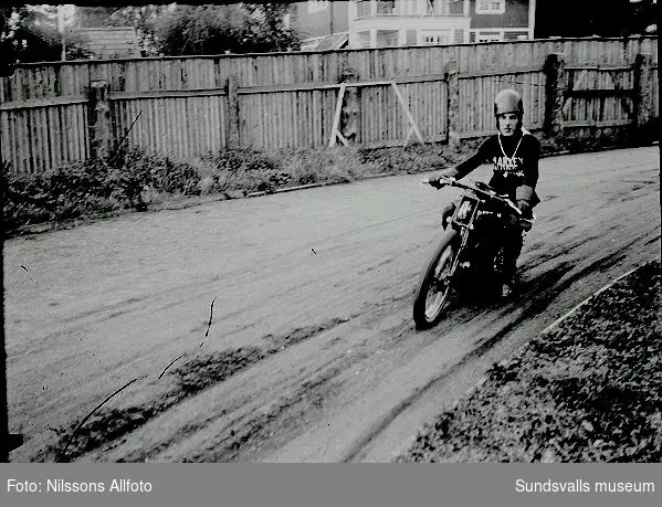 Bild på Motorcykel  förare.