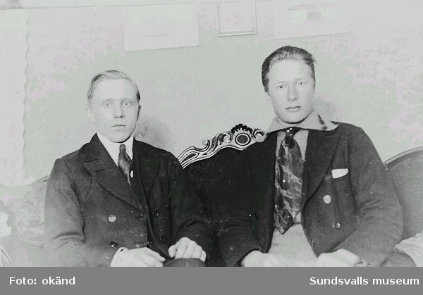Erik Edblad t.v. och Backlund, Ragunda 1922.
