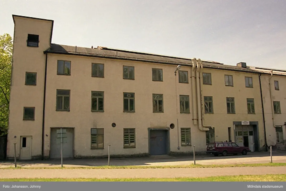 Vy från Kvarnbygatan på f.d strumpfabriken "Strumpan" (efter Viktor Samuelsons fabrik), år 2000.