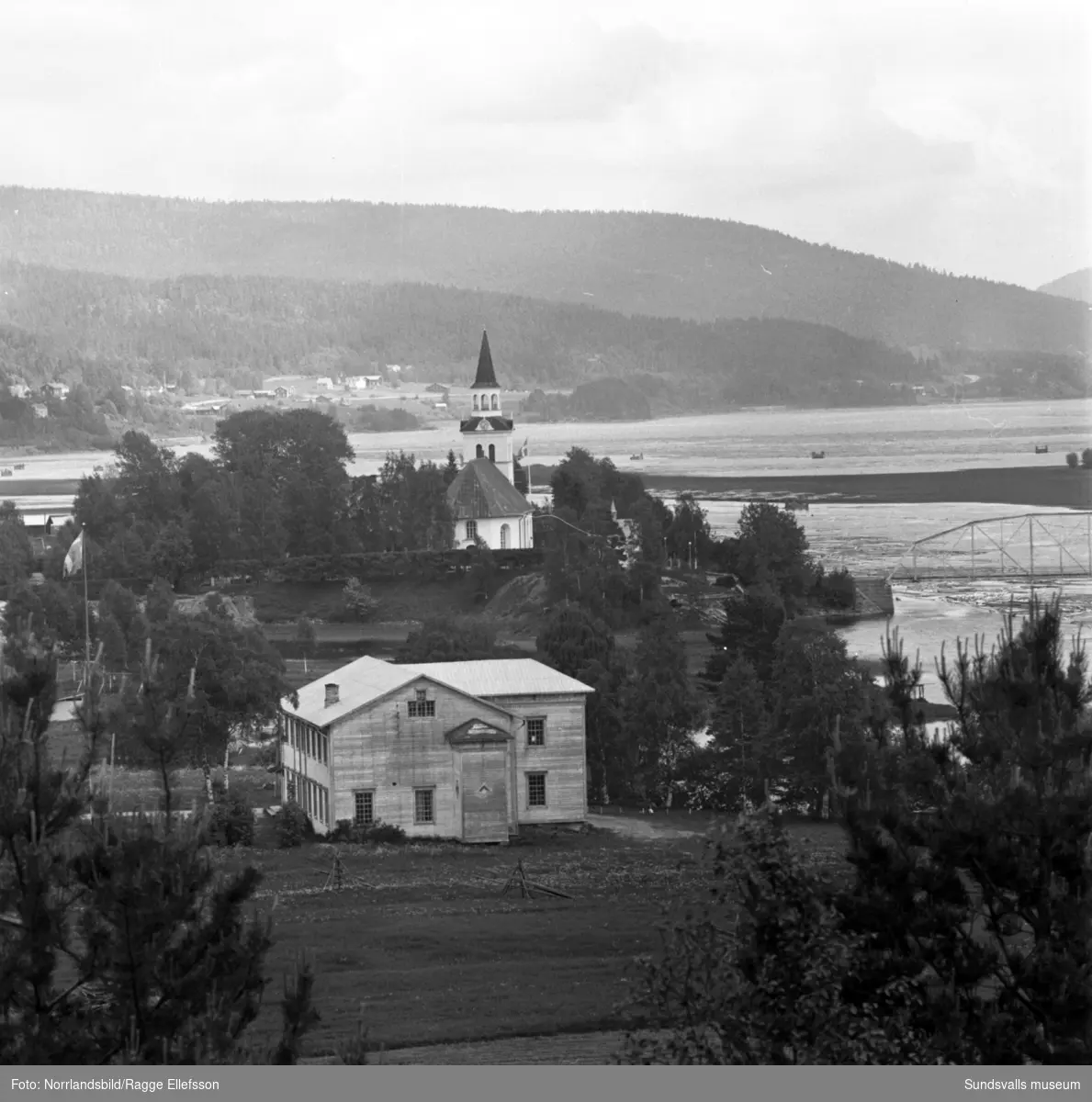 Utsikt från Huberget i Stöde med bland annat kyrkan.