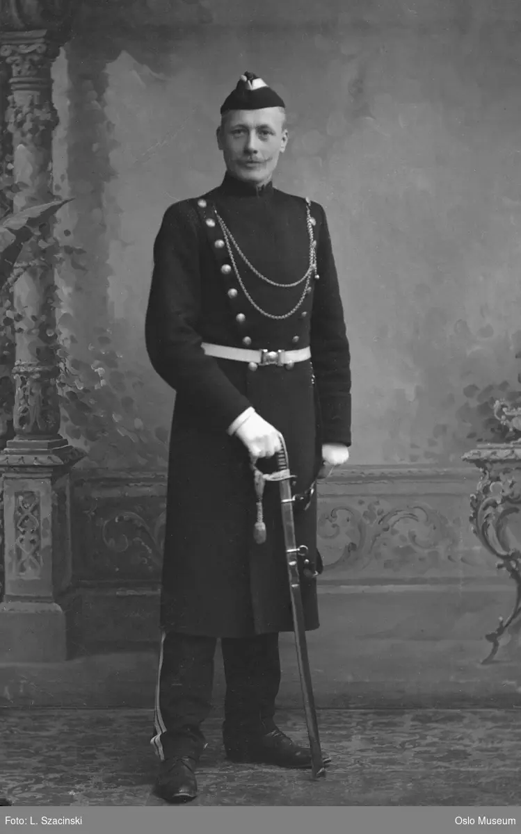 portrett, mann, offiser, sersjant i H.M. Kongens Garde, uniform ...