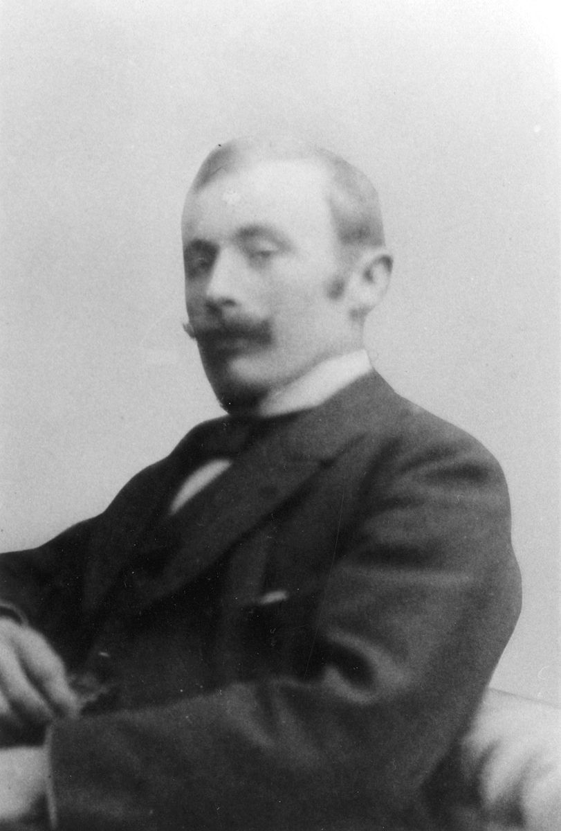 Malermester Bernhard Gaarde, leder i Harstad håndverkerforening, 1906-1907.