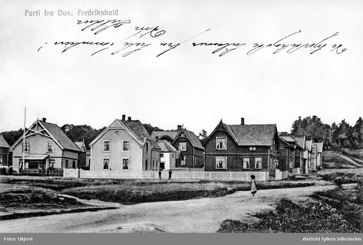 Gateparti fra Os i Halden, ca. 1910-20.