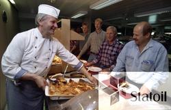 Matservering i kantinen på Statfjord C.