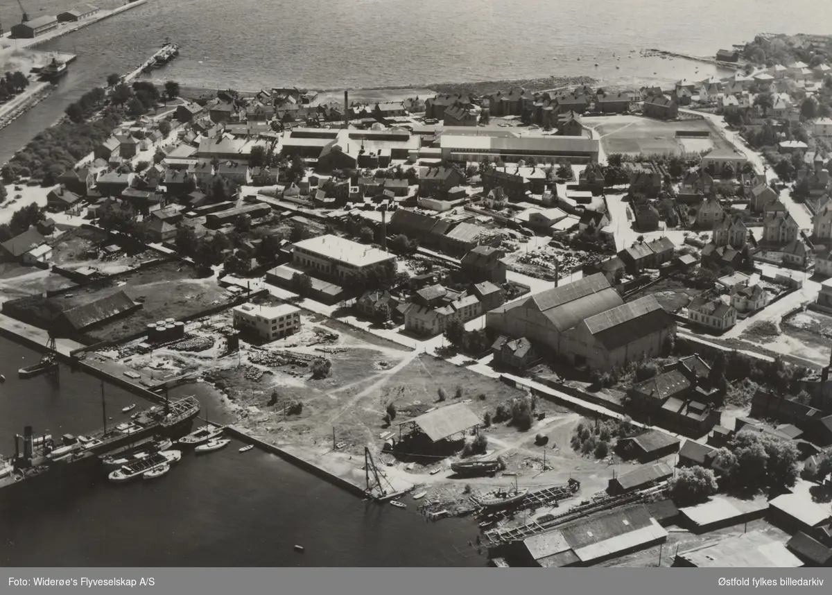 Christiania Staal- og jernvarefabrikk på Jeløy i  Moss, flyfoto i slutten av 1930-åra.