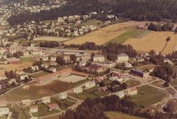 tettsted, skole, elektrisitetsverk, bank, skråfoto,