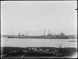 Lasteskip i Sarpsborg havn.