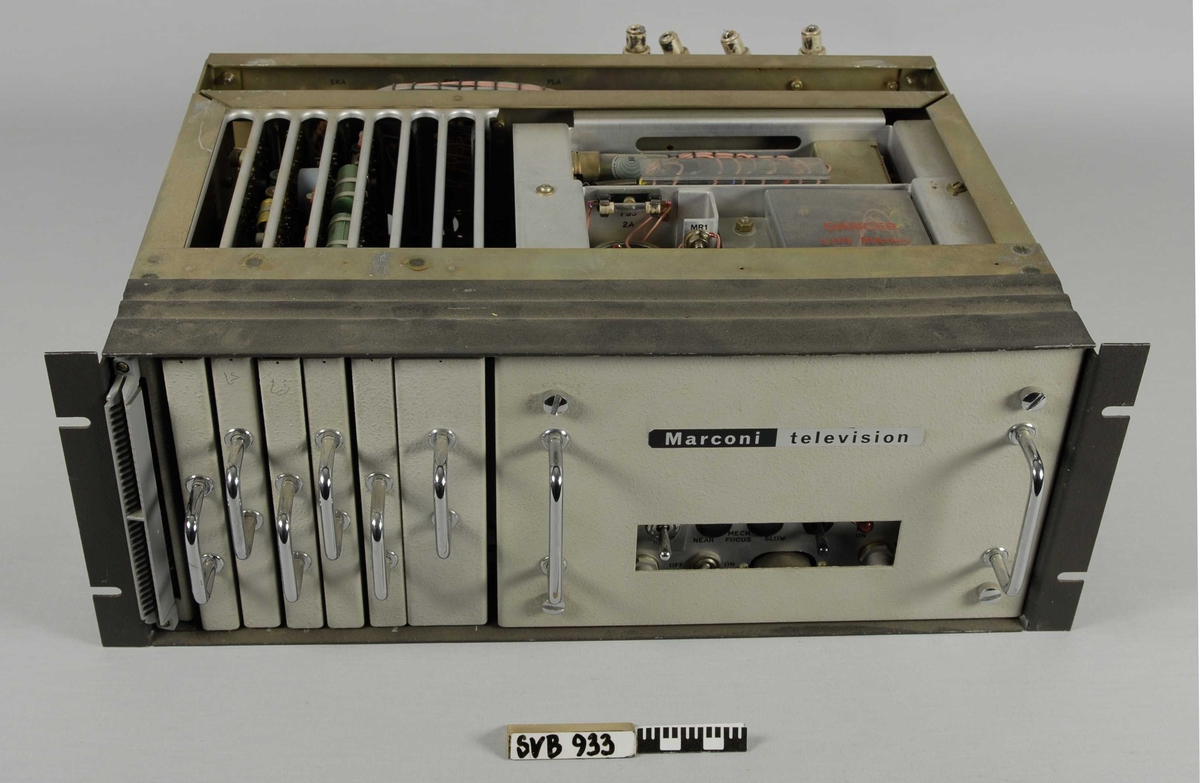 Forsterker til TV-kamera, Marconi Television med 5 kabler og 2 ledninger.