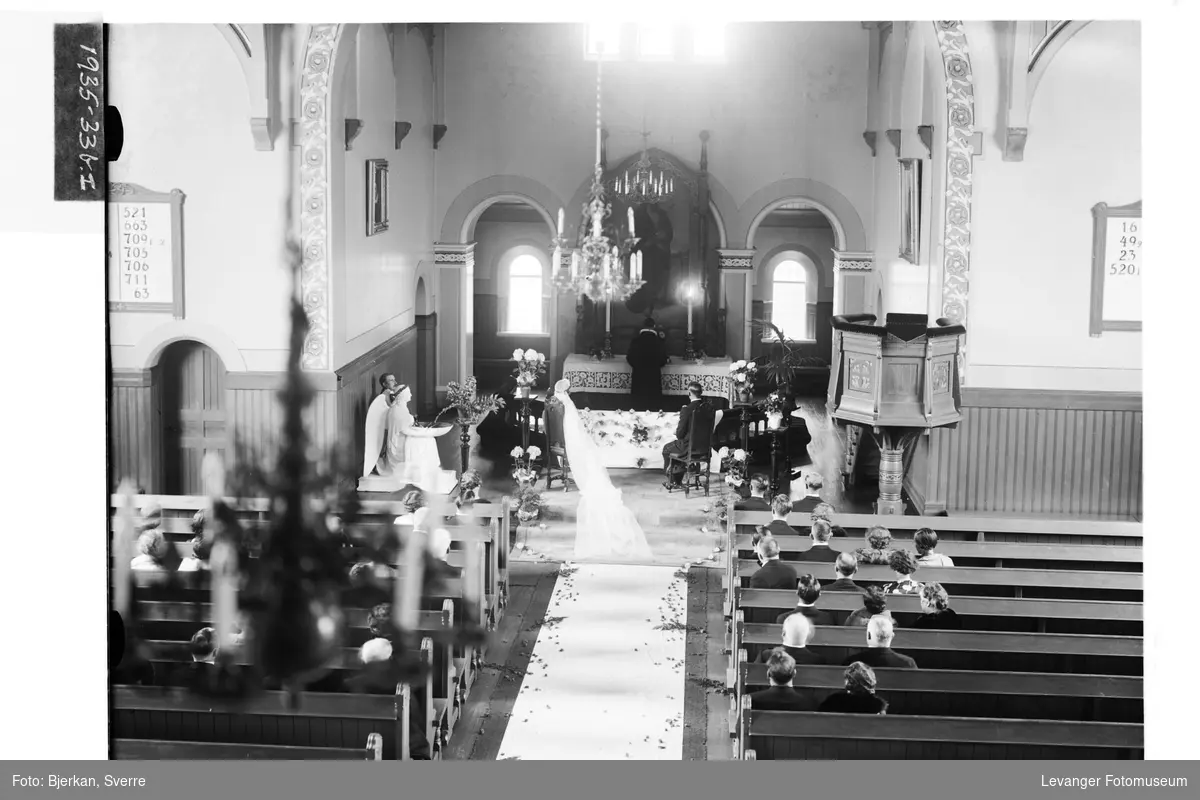 Brudeparet Martens i Levanger Kirke I