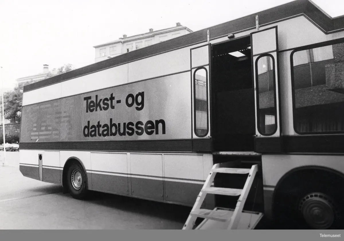 3.5.1 IBM - Utstillinger - tekst og databussen