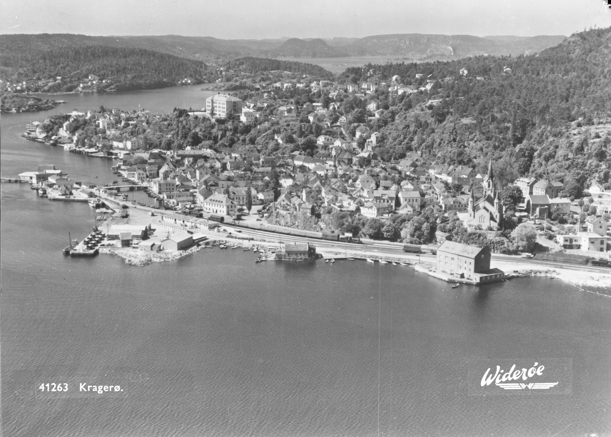 Flyfoto fra Kragerø ca 1954