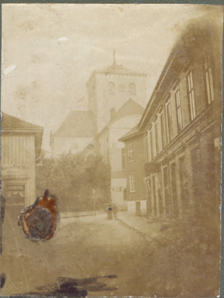 Serie bilder fra gamle Skien før 1886.