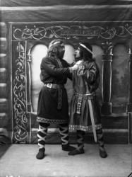 To skuespillere fotografert