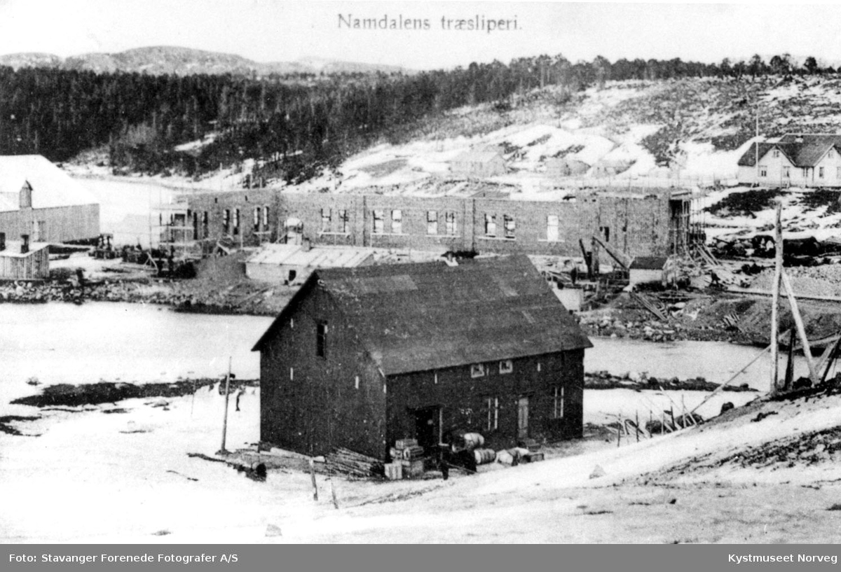 Flatanger, "Namdalens træsliperi" under utbygging