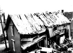 "Fosnes-huset" like etter bombingen i mai 1940 på Rørvik