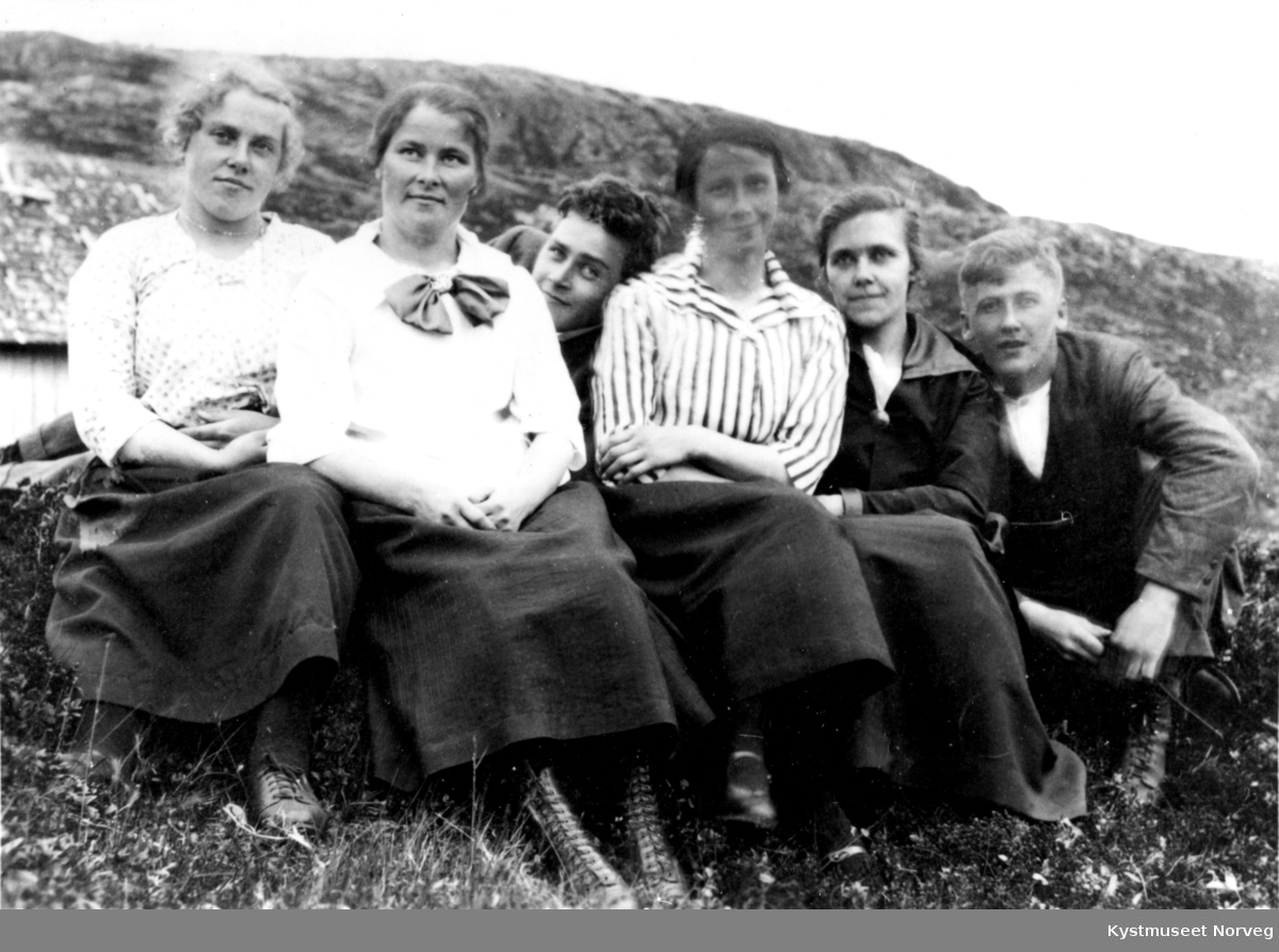 Ester Wigdahl, Borghild Lillesul, David Wigdahl, Ruth Wigdahl, Agnes Wigdahl og Thorleif H. Ulsund