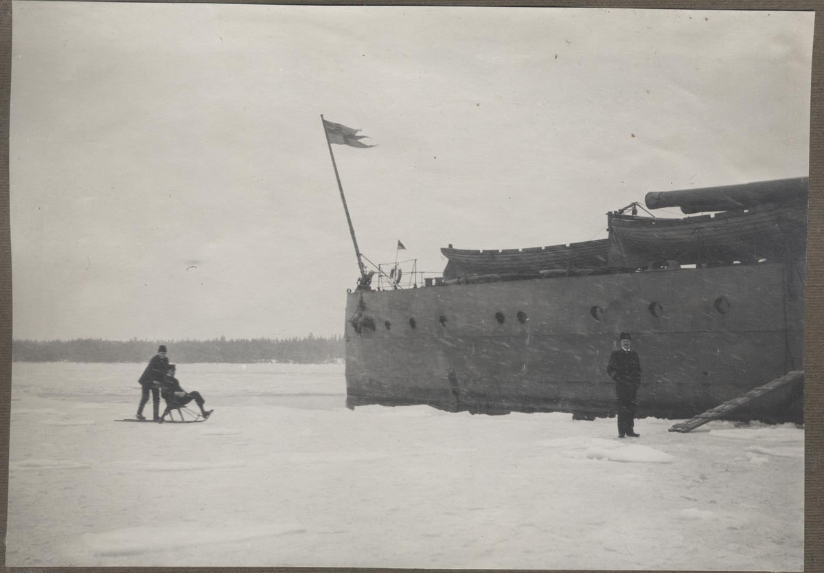 Örlogsfartyg i Arholma, februari 1918.