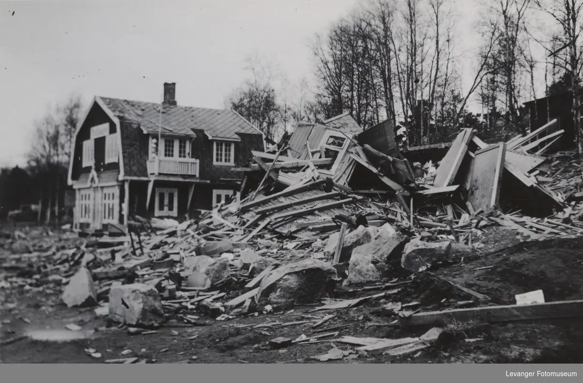 Ødelagt hus etter bombing på Dombås.
