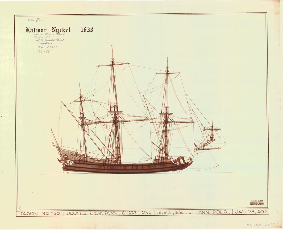 Fartyget ses från sidan med segel satta