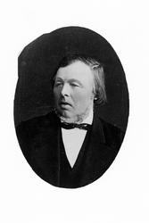 Reprodusert portrett av klokker Lund.